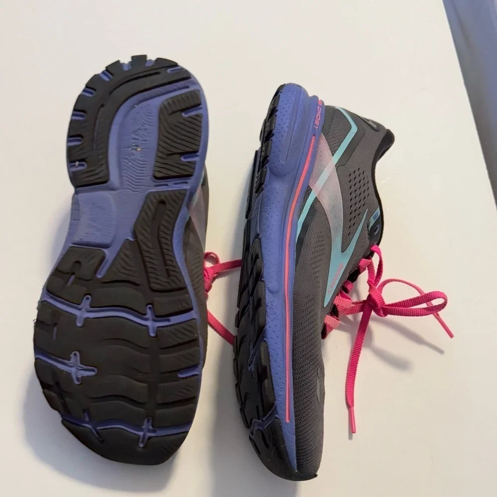 Brooks Black and Pink Running Shoes